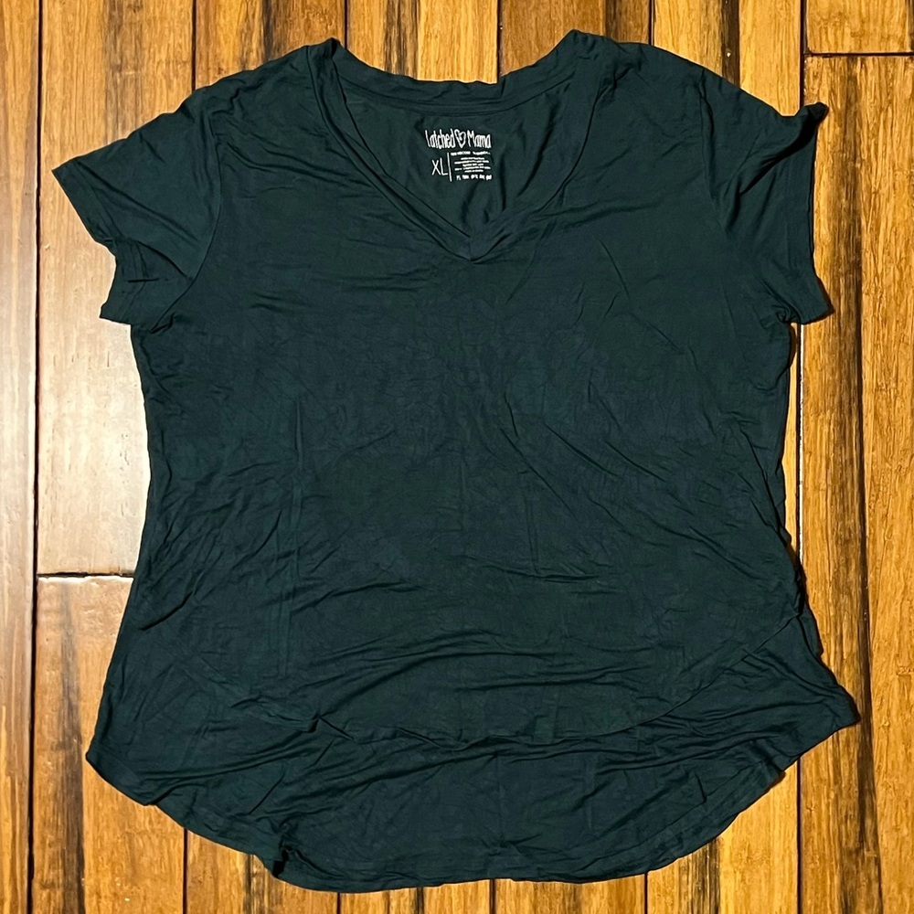 Latched Mama V-Neck Boyfriend Nursing Tee - X-Large / Forest Green